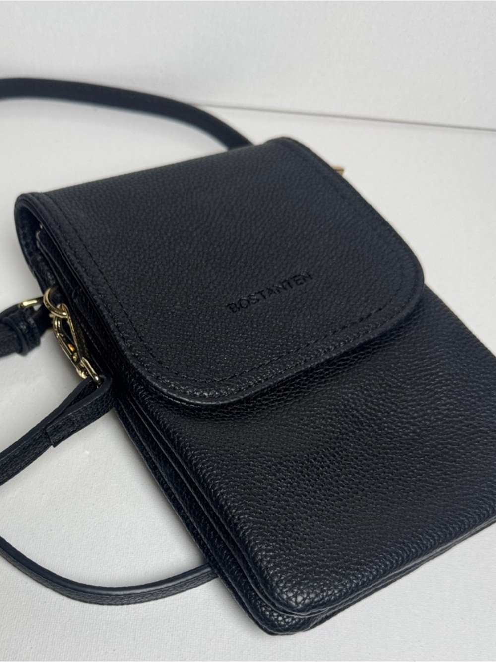 BOSTANTEN Black Pebbled Leather Crossbody Phone Bag